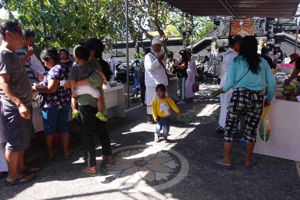 Pasar Murah di Pura Jagadnatha Sangkara Hyan